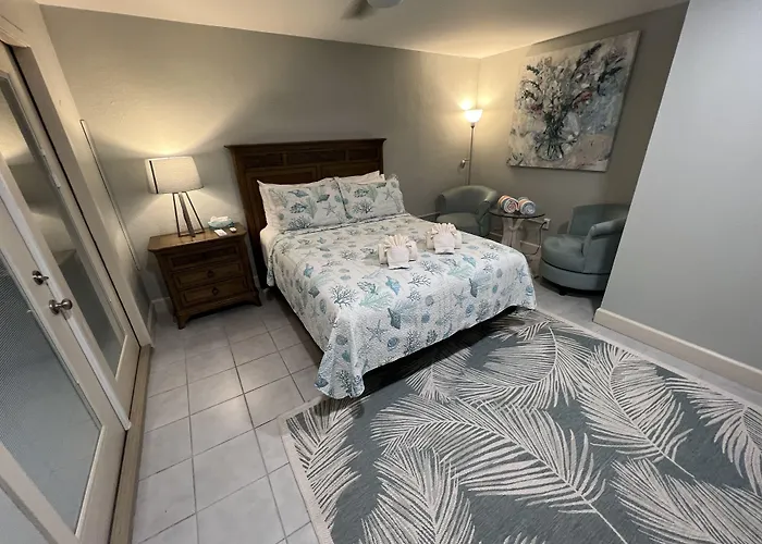 Tarpon Tale Inn